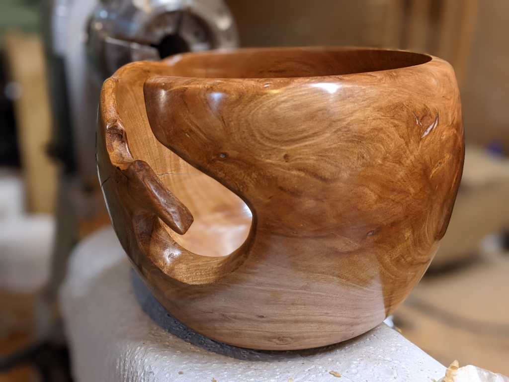 A second yarn bowl